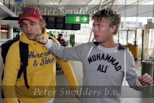 Schiphol 5 oktober 2006
Cast Onderweg naar morgen ONM vertrekken naar Turkije vanweg 25ooe aflevering.
Sander Foppele en ... onm acteur