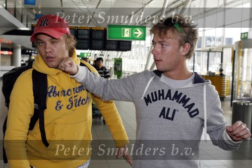 Schiphol 5 oktober 2006
Cast Onderweg naar morgen ONM vertrekken naar Turkije vanweg 25ooe aflevering.
Sander Foppele en ... onm acteur