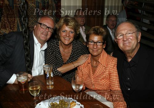 Amsterdam 11 oktober 2006
Presentatie boek Andre v Duin.
Joop en Janine v d Ende en Guus Verstraete en Simone Kleinsma