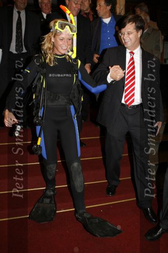 Amsterdam 6 oktober 2006
Premiere an inconvenient Truth in Tuschinski.
Jan Peter Balkenende en Sophie Hilbrand in duikpak.