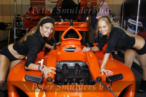Zandvoort 1 oktober 2006
A1 Grand Prix op zandvoort.
Jeroen Bleekemolen met Stella Koedam