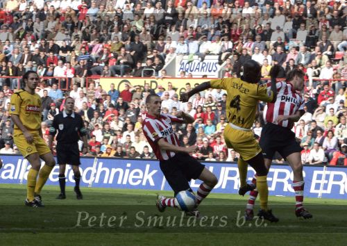 Eindhoven, 20 Oktober 2006 
Kompetitiewedstrijd PSV-Roda JC Seizoen 2006/2007
Eindstand 4-1
Timmy Simons