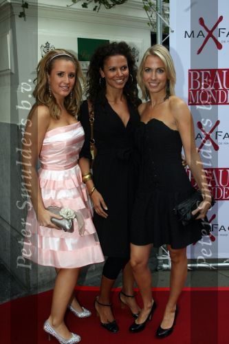 Amsterdam, 18 Oktober 2006
Beau Monde Awards 2006
Vivian Reys met Chantal bles en..