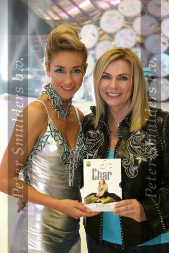Eindhoven, 16 September 2006
Dancing On Ice, Wendy v Dijk overhandigt de eerste CD/DVD \