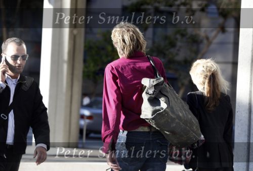 San Francisco 1 oktober 2009
Adam Curry en zijn dochter Christina verlaten het bedrijf van Adam en wandelen naar huis.
Peter Smulders bv