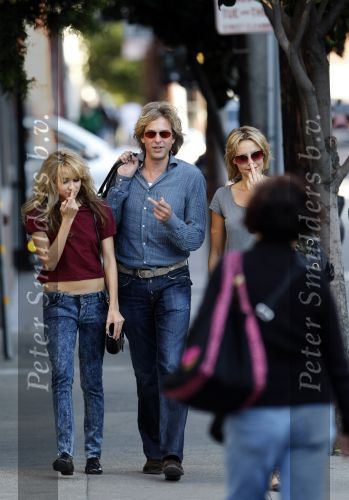 San Francisco 2 oktober 2009
Micky Hoogendijk en Christina Curry halen Adam Curry op bij zijn zaak. Daarna wandelen ze naar huis.
Peter Smulders bv