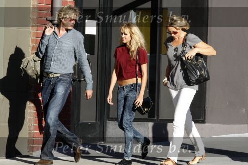 San Francisco 2 oktober 2009
Micky Hoogendijk en Christina Curry halen Adam Curry op bij zijn zaak. Daarna wandelen ze naar huis.
Peter Smulders bv
