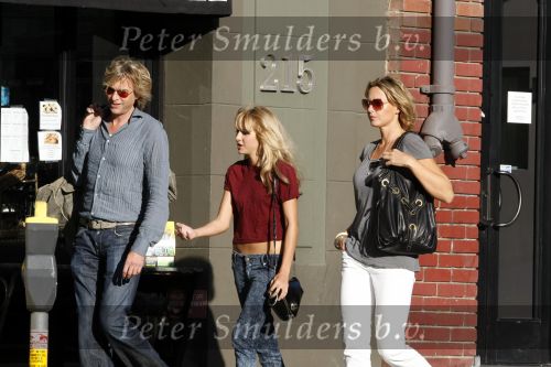 San Francisco 2 oktober 2009
Micky Hoogendijk en Christina Curry halen Adam Curry op bij zijn zaak. Daarna wandelen ze naar huis.
Peter Smulders bv