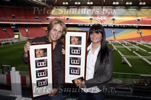Amsterdam 23 september 2009
presentatie postzegels Andre Hazes in de amsterdam Arena. Andre Jr en Roxeanne krijgen de eerste zegels en ook Rachel is natuurlijk van de partij.
Peter Smulders bv