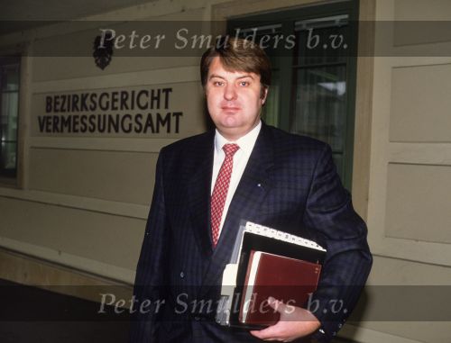 Baden bei Wien, 24 September 1990
Arthur Oostwegel bij de rechtbank samen met zijn bijn a ex-vrouw Marjon Lambriks