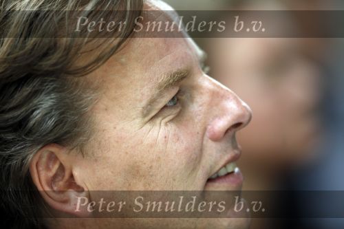 Den Haag 26 september 2009
Ontwikkelingssamenwerking.nu in de fokker hallen in Den Haag o.l.v Bert Koenders. oa aanwezig Marco Borsato Jan Smit Daphne Bunskoek 
Peter Smulders bv