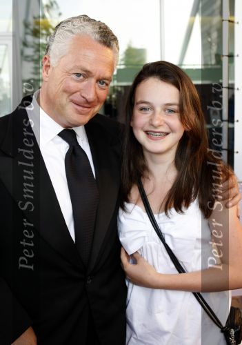 Rotterdam 27 september 2009
Premiere Haispray in het nieuwe Luxor. Bram Moszkowicz met dochter en vriendinnen
Peter Smulders bv