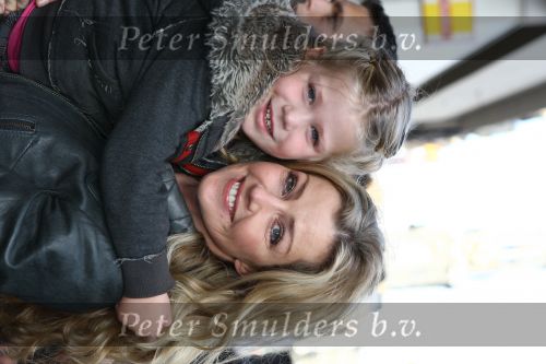 Amsterdam, 4 Oktober 2009
Premiere in Tuschinski, Nederlandse speelfilm:
Sinterklaas en de verdwenen pakjesboot
Brigitte Nijman met dochter
Foto Peter Smulders