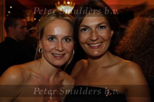 Amsterdam 28 september 2009
Pink Ribbon gala in carre. Carlijn de Vries met mevrouw van La Mer
Peter Smulders bv
