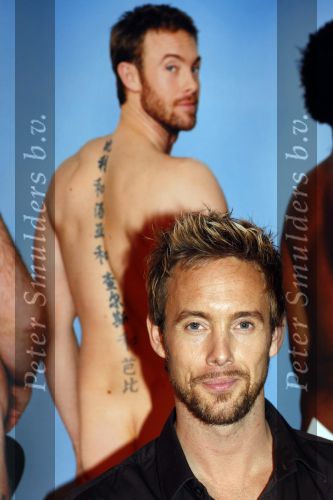 Amsterdam 13 oktober 2009
Perspresentatie van de Full Monty met oa Charly Luske  Ellen Evers Bettina Berger Rogier Komproe Vincent de Lusenet Han Oldigs Zjon Smaal en Richard Spijkers. Charly heeft Tatoo op zijn rug met van chinese tekens waar de namen van zijn kinderen en Tanja Jess staan
Peter Smulders bv