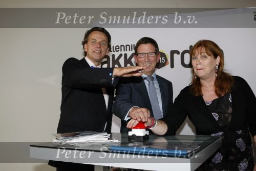 Den Haag 26 september 2009
Ontwikkelingssamenwerking.nu in de fokker hallen in Den Haag o.l.v Bert Koenders. Dick Molman van sanoma uitgevers
Peter Smulders bv