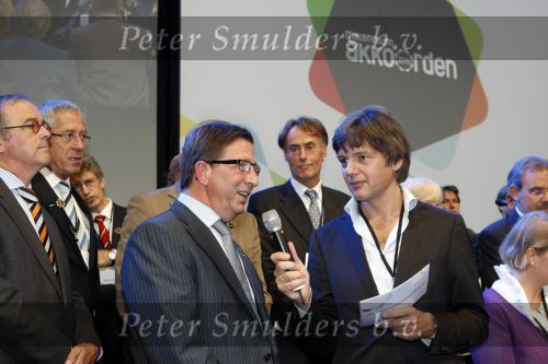 Den Haag 26 september 2009
Ontwikkelingssamenwerking.nu in de fokker hallen in Den Haag o.l.v Bert Koenders. Dick Molman van sanoma uitgevers
Peter Smulders bv
