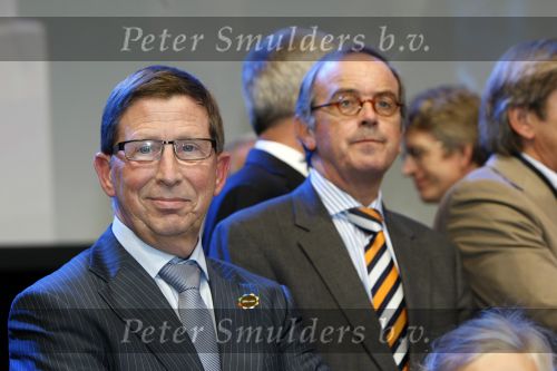 Den Haag 26 september 2009
Ontwikkelingssamenwerking.nu in de fokker hallen in Den Haag o.l.v Bert Koenders. Dick Molman
Peter Smulders bv
