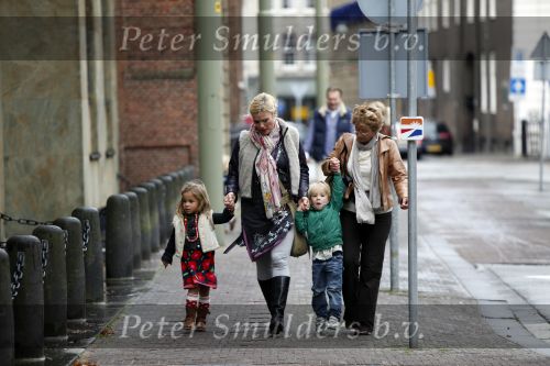 Den Haag 11 oktober 2009
Premiere in theater Diligentia. Dominique v vliet met kinderen/tweeling
Peter Smulders bv