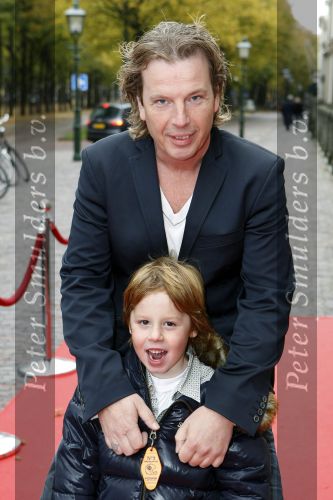 Den Haag 11 oktober 2009
Premiere in theater Diligentia. Edwin jansen met zoontje
Peter Smulders bv