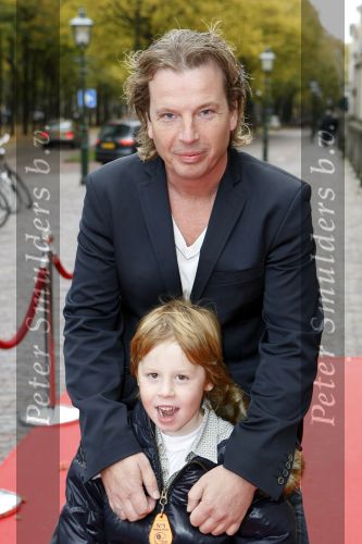 Den Haag 11 oktober 2009
Premiere in theater Diligentia. Edwin jansen met zoontje
Peter Smulders bv