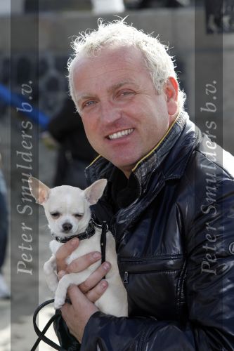 Scheveningen 4 oktober 2009
Bridget Maasland organiseert dogwalk op het strand van Scheveningen.
Ruim 300 honden liepen mee met hun baasjes. Gordon
Peter Smulders bv
