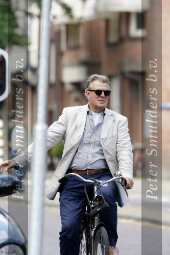 Amsterdam 22 september 2009
Jeroen Krabbe op de fiets in Amsterdam.
Peter Smulders bv