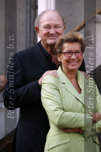 Amsterdam 23 september 2009
Joop en Janine v d Ende leggen de eerste steen van het nieuwe de la Mar theater.
Peter Smulders bv