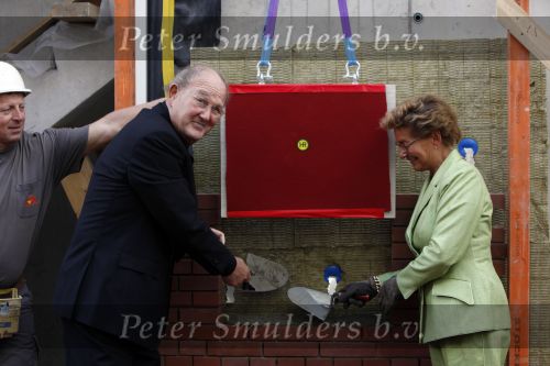 Amsterdam 23 september 2009
Joop en Janine v d Ende leggen de eerste steen van het nieuwe de la Mar theater.
Peter Smulders bv