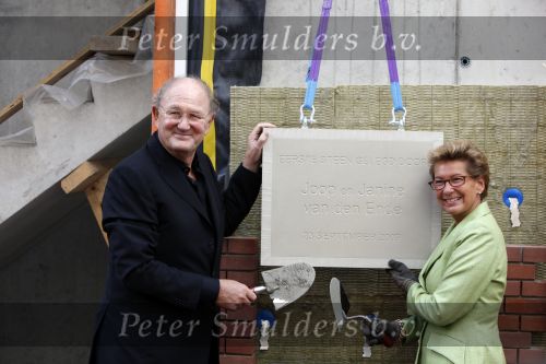 Amsterdam 23 september 2009
Joop en Janine v d Ende leggen de eerste steen van het nieuwe de la Mar theater.
Peter Smulders bv