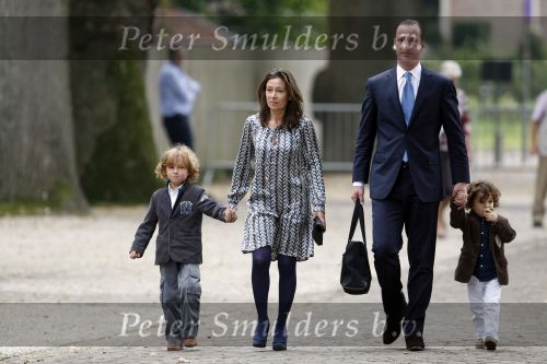 Apeldoorn 20 september 2009
Doop Pieter v Vollenhoven, zoon van Prins Pieter Christiaan en prinses Anita op paleis het Loo. Ook zijn zus Emma is aanwezig. Marc Schroder met zijn vrouw en kinderen
Peter Smulders bv