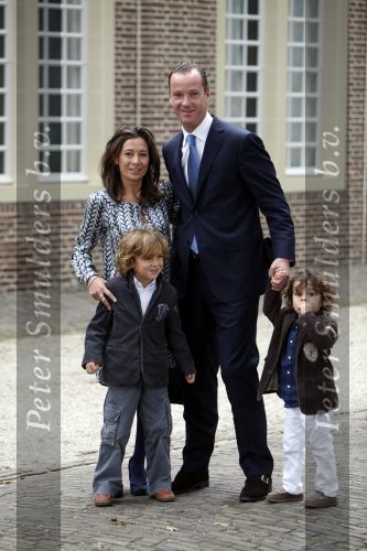 Apeldoorn 20 september 2009
Doop Pieter v Vollenhoven, zoon van Prins Pieter Christiaan en prinses Anita op paleis het Loo. Ook zijn zus Emma is aanwezig. Marc Schroder met zijn vrouw en kinderen
Peter Smulders bv