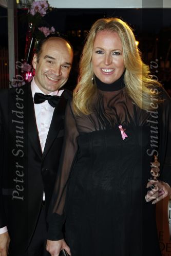 Amsterdam 28 september 2009
Pink Ribbon gala in carre. Monique Collignon met man
Peter Smulders bv