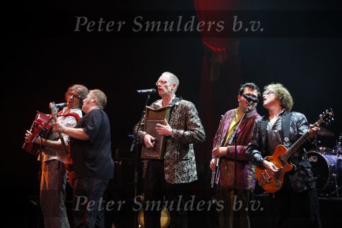Gorinchem 21 september 2009
Ruud de Graaf 30 jaar in het vak en krijgt een koninklijk lintje. Pater Moeskroen
Peter Smulders bv