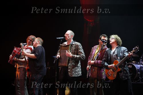 Gorinchem 21 september 2009
Ruud de Graaf 30 jaar in het vak en krijgt een koninklijk lintje. Pater Moeskroen
Peter Smulders bv