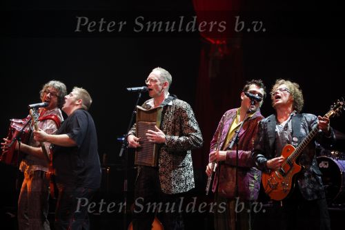 Gorinchem 21 september 2009
Ruud de Graaf 30 jaar in het vak en krijgt een koninklijk lintje. Pater Moeskroen
Peter Smulders bv
