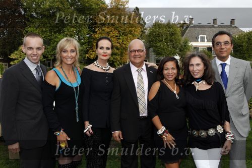 Vreeland 17 september 2009
Presentatie sieradenlijn Ans Marcus bij restaurant de Nederlanden. Met Nurlaila en Patricia Steur
Peter Smulders bv