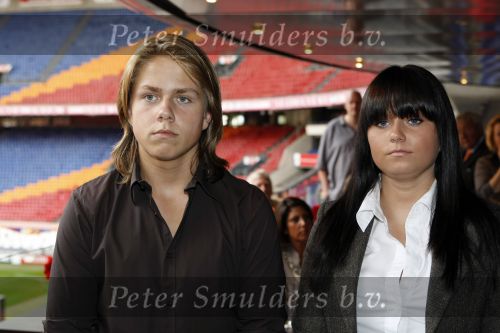 Amsterdam 23 september 2009
presentatie postzegels Andre Hazes in de amsterdam Arena. Andre Jr en Roxeanne krijgen de eerste zegels en ook Rachel is natuurlijk van de partij.
Peter Smulders bv