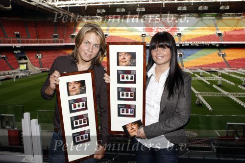 Amsterdam 23 september 2009
presentatie postzegels Andre Hazes in de amsterdam Arena. Andre Jr en Roxeanne krijgen de eerste zegels en ook Rachel is natuurlijk van de partij.
Peter Smulders bv