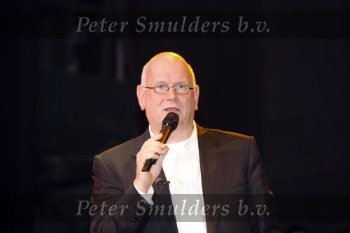 Gorinchem 21 september 2009
Ruud de Graaf 30 jaar in het vak en krijgt een koninklijk lintje. Ruud met zijn vrouw
Peter Smulders bv