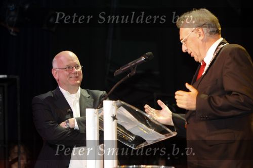 Gorinchem 21 september 2009
Ruud de Graaf 30 jaar in het vak en krijgt een koninklijk lintje. Ruud met zijn vrouw
Peter Smulders bv