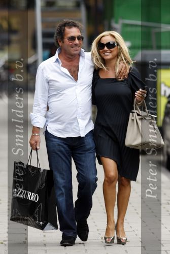 Amsterdam 19 september 2009
Tatjana Simic met haar vriend Ronnie Rosenbaum op de pc hooftstraat.