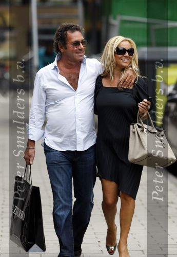 Amsterdam 19 september 2009
Tatjana Simic met haar vriend Ronnie Rosenbaum op de pc hooftstraat.