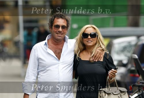 Amsterdam 19 september 2009
Tatjana Simic met haar vriend Ronnie Rosenbaum op de pc hooftstraat.