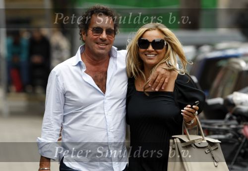 Amsterdam 19 september 2009
Tatjana Simic met haar vriend Ronnie Rosenbaum op de pc hooftstraat.
Peter Smulders bv