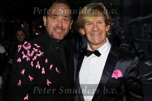 Amsterdam 29 september 2010
Pink Ribbon gala in de westerkerk. Myrianne v Reeden met Addy v d Krommenacker en zijn vriend
Peter Smulders bv
