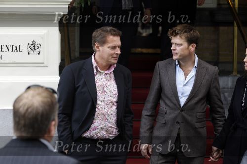 Amsterdam 12 oktober 2010
Herdenkingsdienst van Antonie Kamerling in het Amstel Hotel. De wagens van de stoet waren allemaal cadillac s. Albert Verlinde met Beau v Erven Dorens
Peter Smulders bv