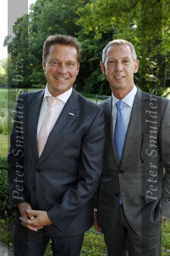 Breukelen 16 juni 2010
Haringparty op Neyenrode. Albert Verlinde met vriend Onno Hoes
Peter Smulders bv