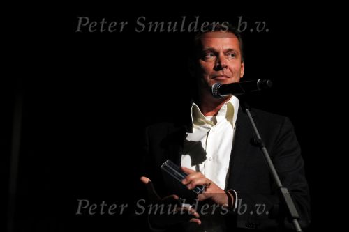 Volendam 30 september 2010
Presentatie CD ,uitreiking gouden en platina platen en presentatie strip Nick en Simon. Albert Verlinde reikt ze uit
Peter Smulders bv