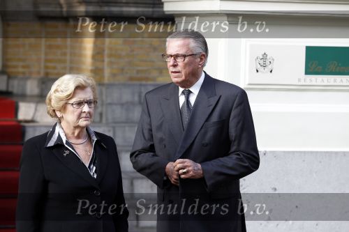 Amsterdam 12 oktober 2010
Herdenkingsdienst van Antonie Kamerling in het Amstel Hotel. De wagens van de stoet waren allemaal cadillac s. vader en Moeder Albert Verlinde
Peter Smulders bv